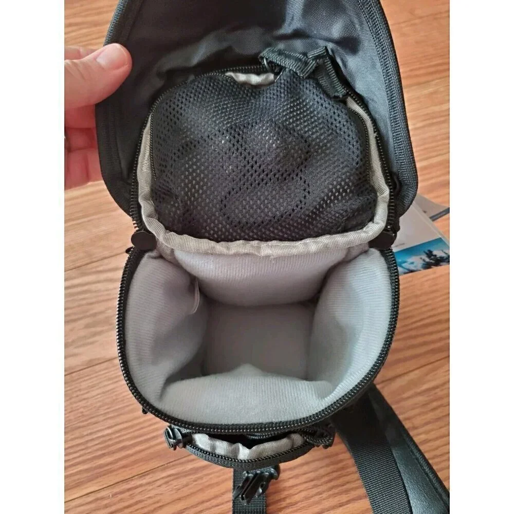 M Rock Camera Bag 506 Niagra black shoulder strap attaches to belt NWT‎